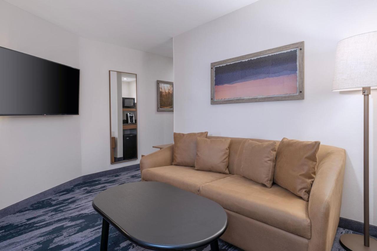 Fairfield Inn & Suites Denton Exteriér fotografie